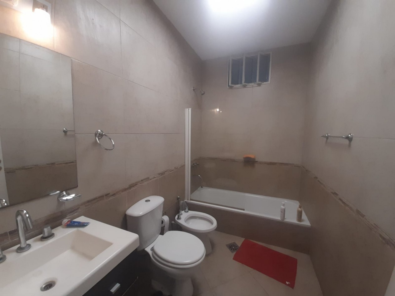 CASA DE 4 DORMITORIOS CON PILETA EN CRISOSTOMO 2700 APTA CREDITO