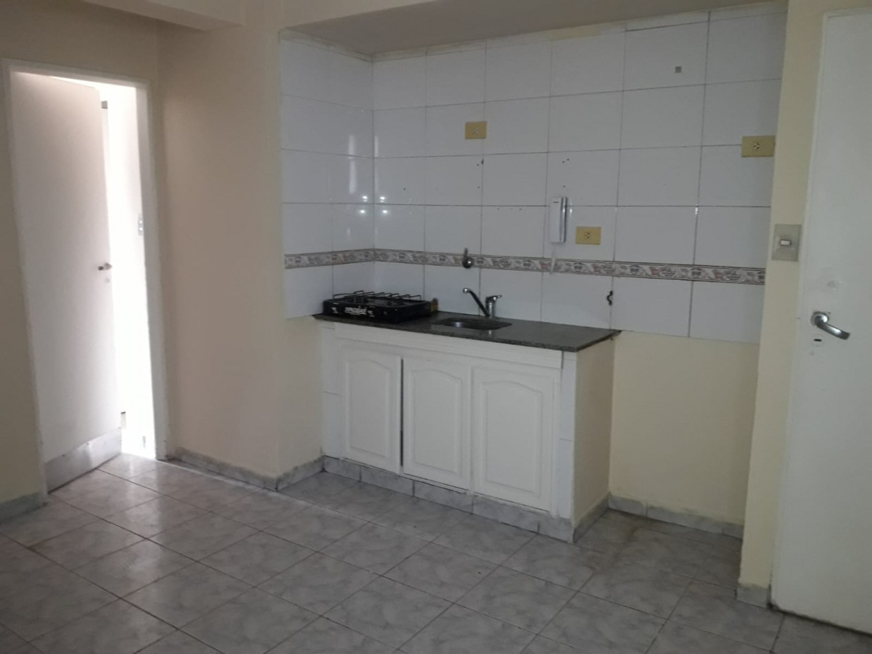 DEPARTAMENTO MONOAMBIENTE CON DIVISION EN BARRIO SUR BUENOS AIRES 635