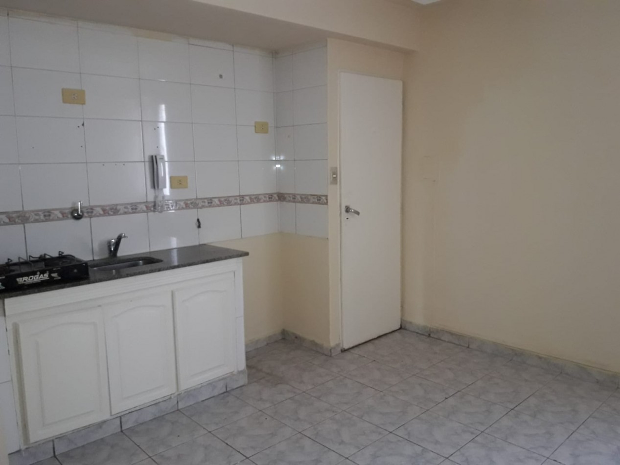 DEPARTAMENTO MONOAMBIENTE CON DIVISION EN BARRIO SUR BUENOS AIRES 635