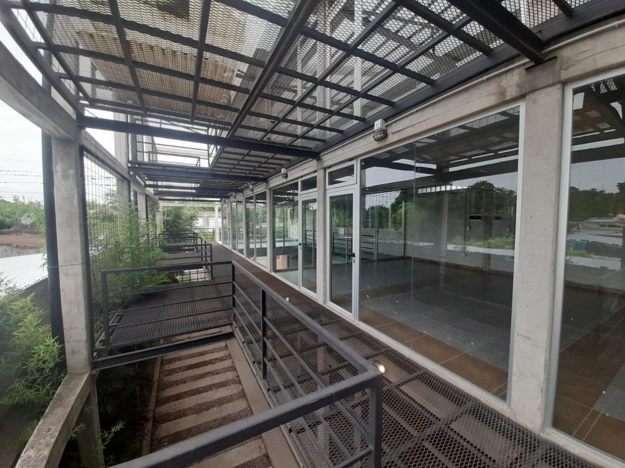 LOCALES COMERCIALES AMPLIOS A ESTRENAR YB