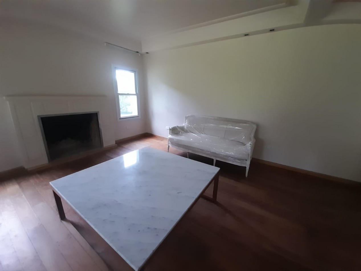 CASA EN COUNTRY DEL GOLF VIEJO YERBA BUENA DE 4 D CON PILETA