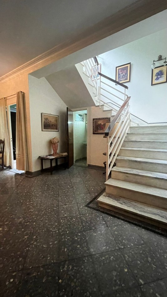 IMPORTANTE CASA 4D VIRGEN DE LA MERCED 700, 780m2