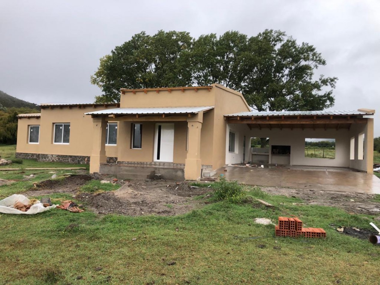 2 HERMOSAS CASAS A ESTRENAR EN TAFI DEL VALLE, VILLA CHENAUT