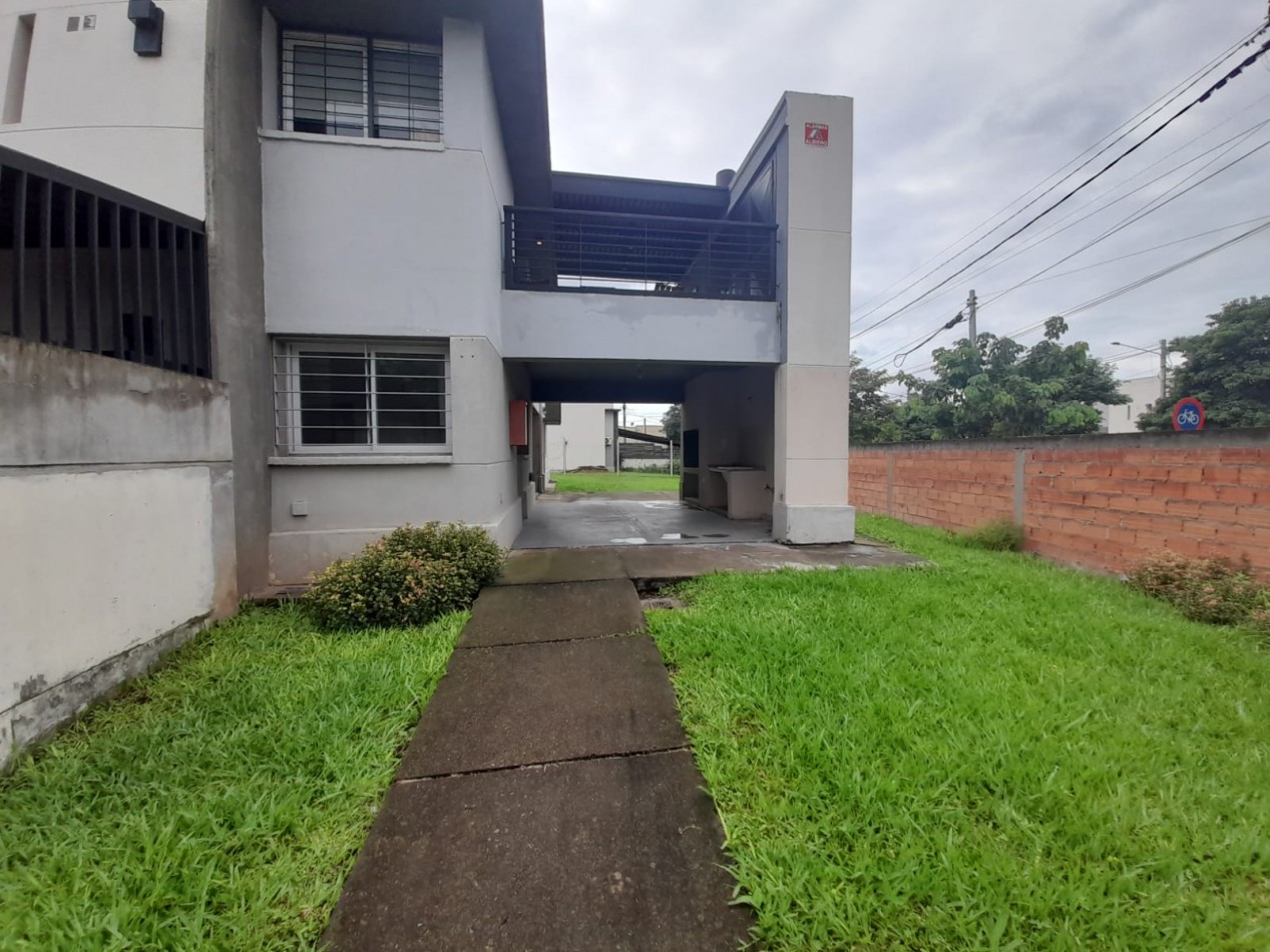 CASA EN YERBA BUENA DE DOS DORMITORIOS EN BARRIO PROCREAR