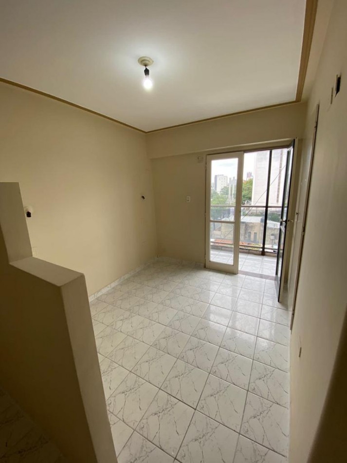 MONOAMBIENTE FRENTE AL PARQUE AVELLANEDA CON BALCON Y AA SPLIT