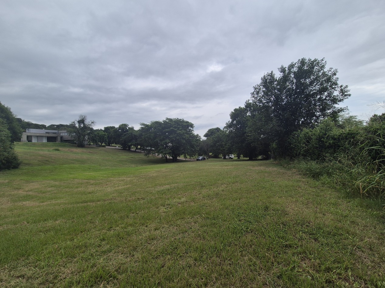 Hermoso lote central en Country Las Yungas en Yerba Buena