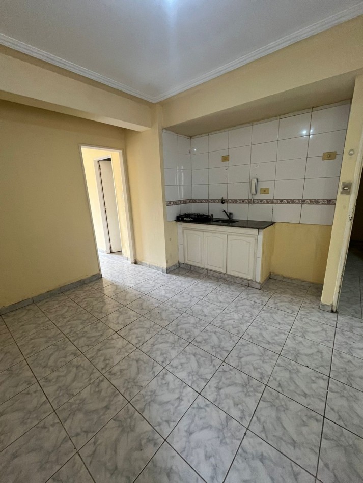 DEPARTAMENTO MONOAMBIENTE CON DIVISION EN BARRIO SUR BUENOS AIRES 635