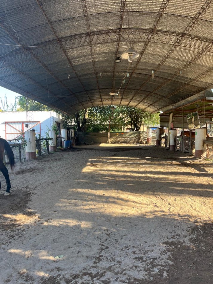 Predio de 1.200 m2 en Yerba Buena sobre Avenida Solano Vera y Rio Negro