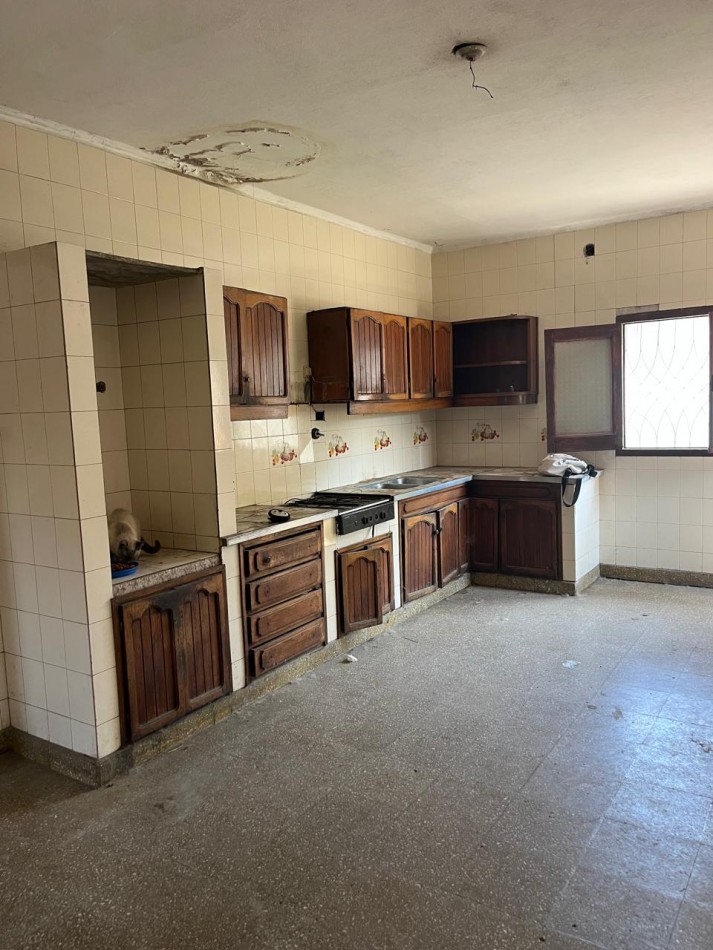 CASA A REMODELAR CON DOS LOCALES EN AVENIDA ALEM E INCA GARCILAZO 