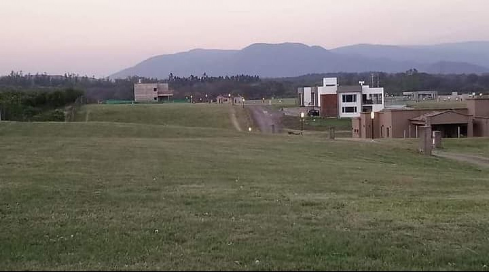 TERRENO EN VENTA EN COUNTRY PORTAL DEL SOL EN LOS NOGALES 