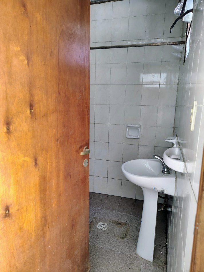 CASA A REMODELAR EN PASAJE ALMIRANTE BROWN 1.427