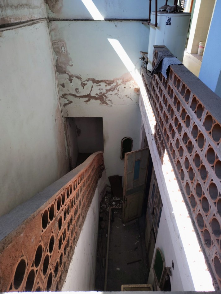 CASA A REMODELAR EN PASAJE ALMIRANTE BROWN 1.427