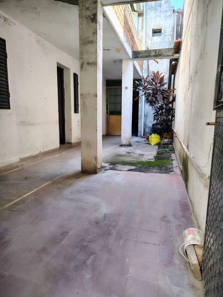 CASA A REMODELAR EN PASAJE ALMIRANTE BROWN 1.427