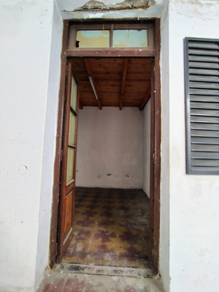 CASA A REMODELAR EN PASAJE ALMIRANTE BROWN 1.427