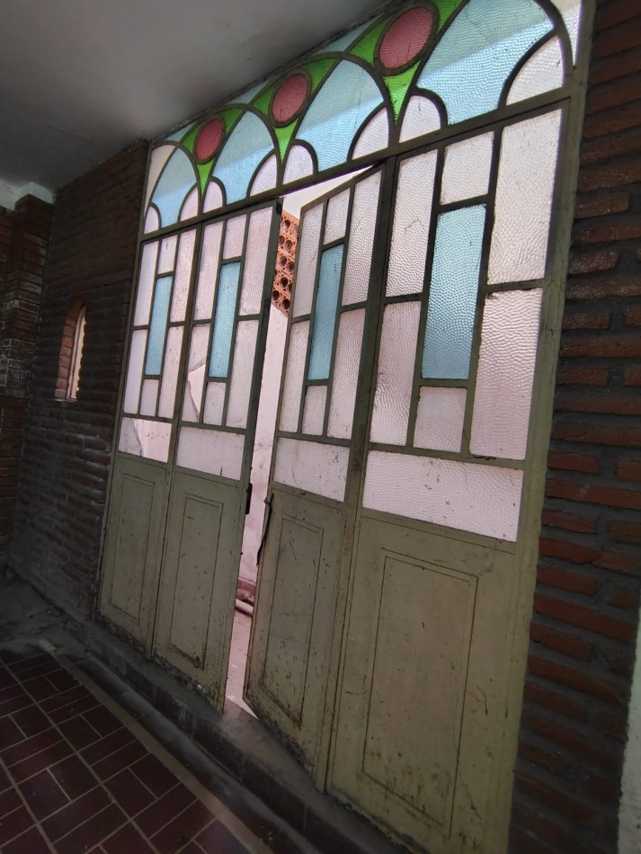 CASA A REMODELAR EN PASAJE ALMIRANTE BROWN 1.427