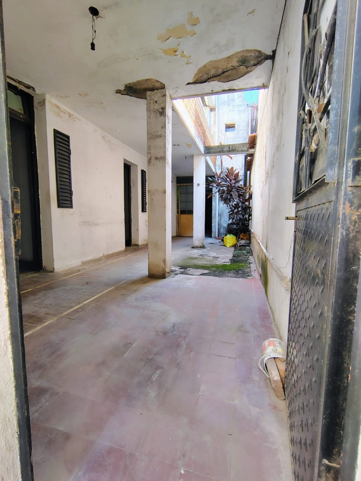CASA A REMODELAR EN PASAJE ALMIRANTE BROWN 1.427