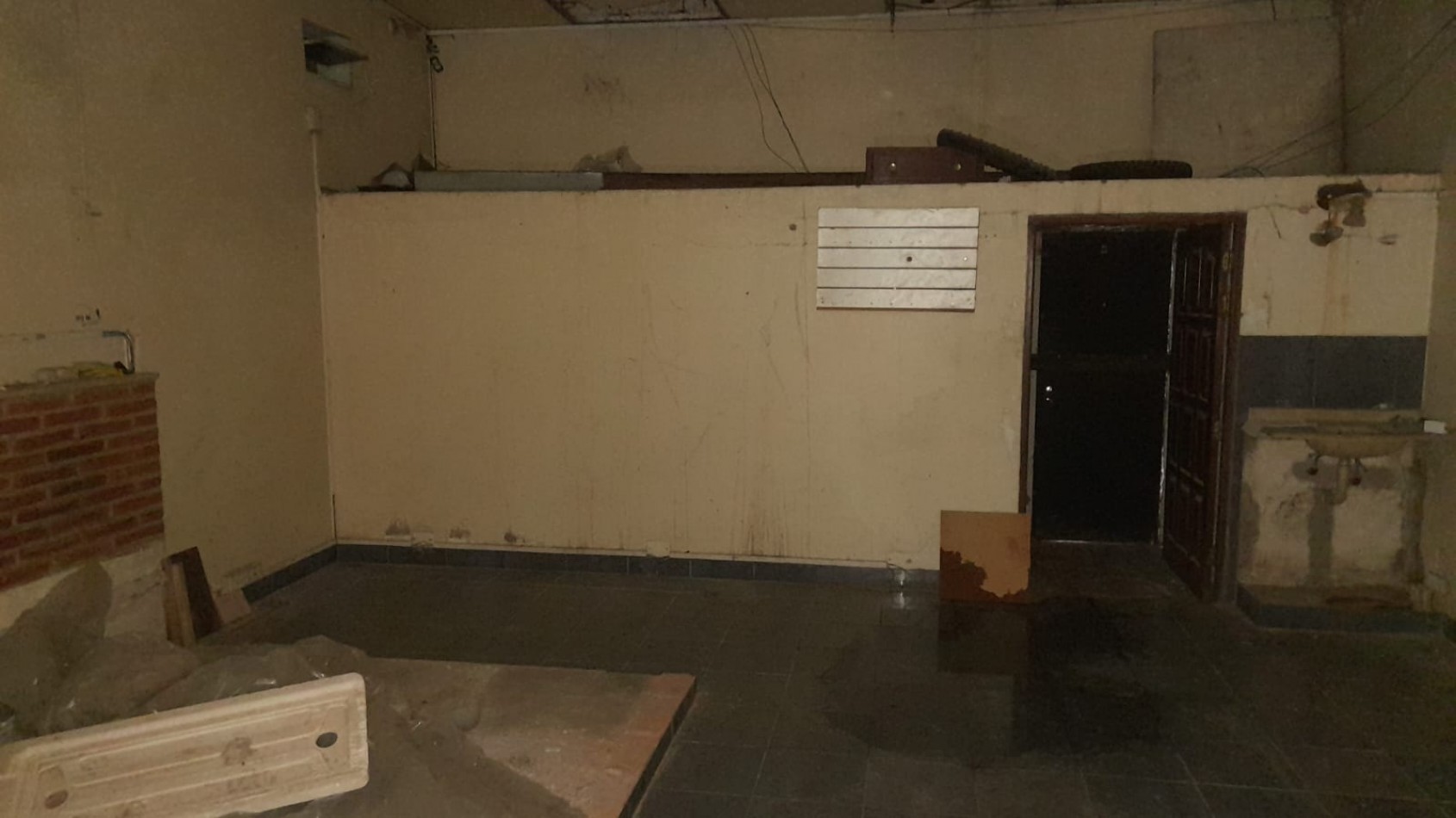 DEPOSITO EN RIVADAVIA 1610 APTO CAMIONES CALLE ANCHA