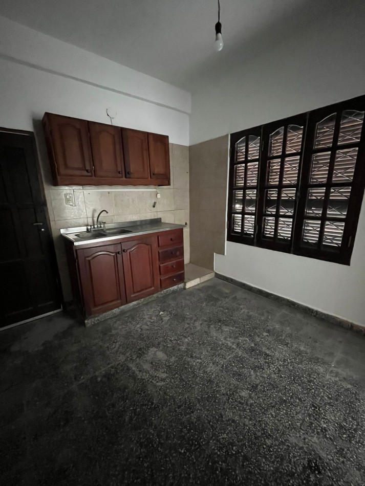 CASA EN VILLA MARIANO MORENO EN CALLE 7 581 ENTRE 14 Y 16 OPORTUNIDAD