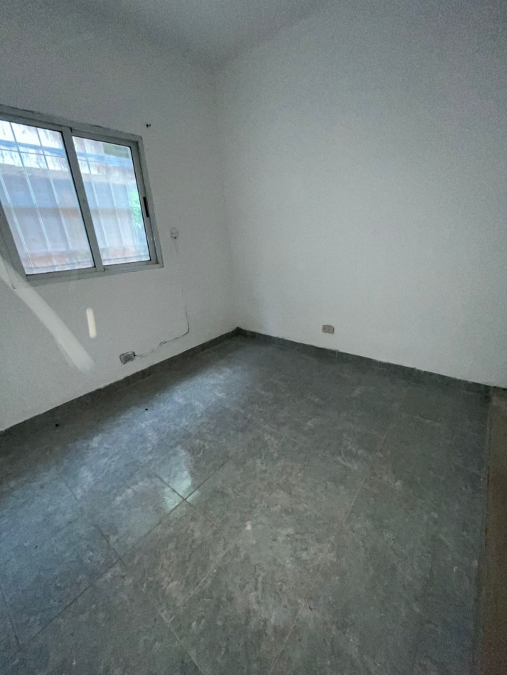 CASA EN VILLA MARIANO MORENO EN CALLE 7 581 ENTRE 14 Y 16 OPORTUNIDAD
