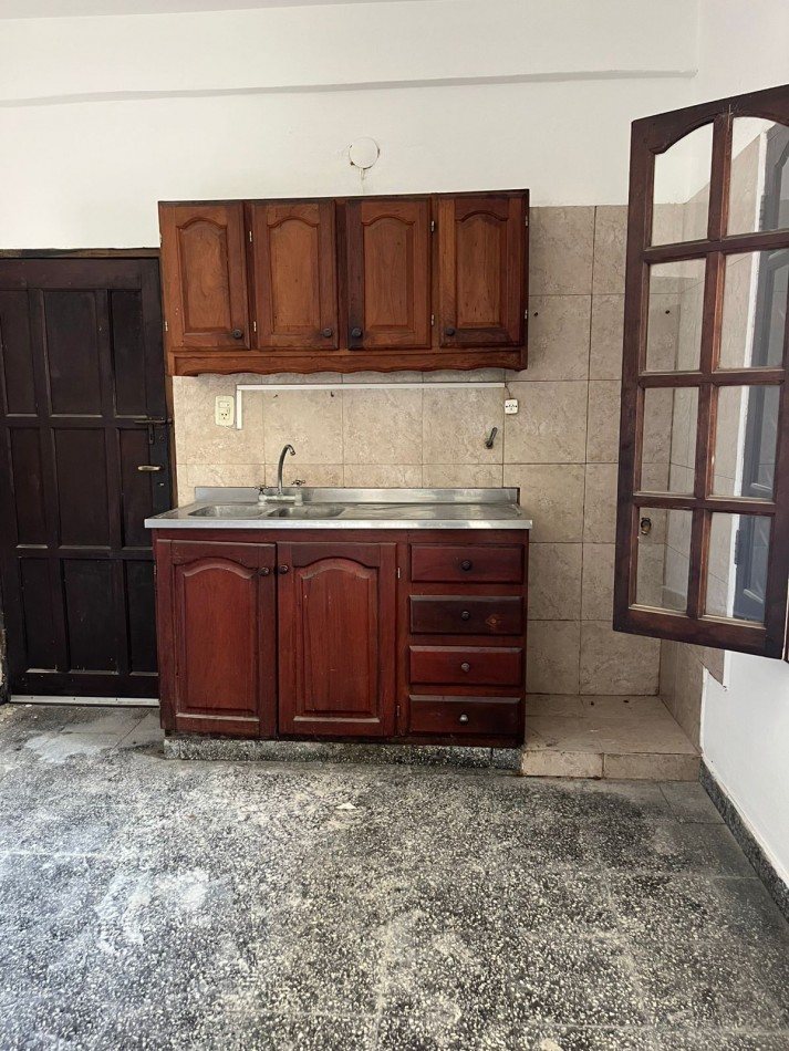 CASA EN VILLA MARIANO MORENO EN CALLE 7 581 ENTRE 14 Y 16 OPORTUNIDAD