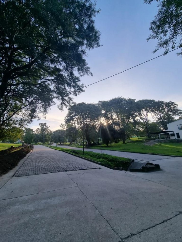 HERMOSO LOTE EN COUNTRY TERRANOVA EN SAN PABLO CAMINO A VILLA NOUGUES