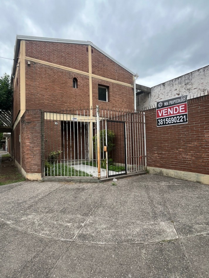 CASA ESQUINA CRISOSTOMO ALVAREZ Y FRIAS SILVA A METROS DEL PARQUE AVELLANEDA 