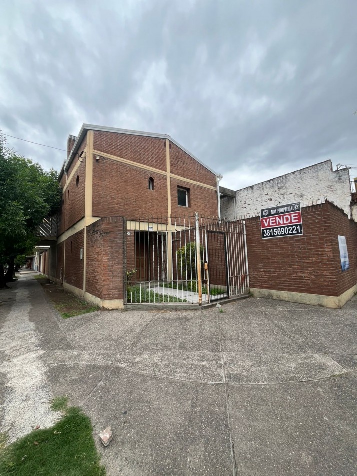 CASA ESQUINA CRISOSTOMO ALVAREZ Y FRIAS SILVA A METROS DEL PARQUE AVELLANEDA 