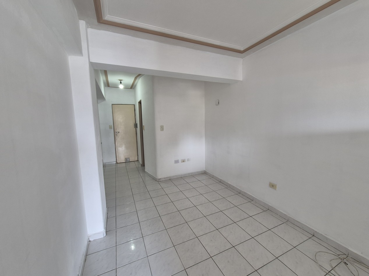 MONOAMBIENTE CON DIVISION GRAL PAZ 1000