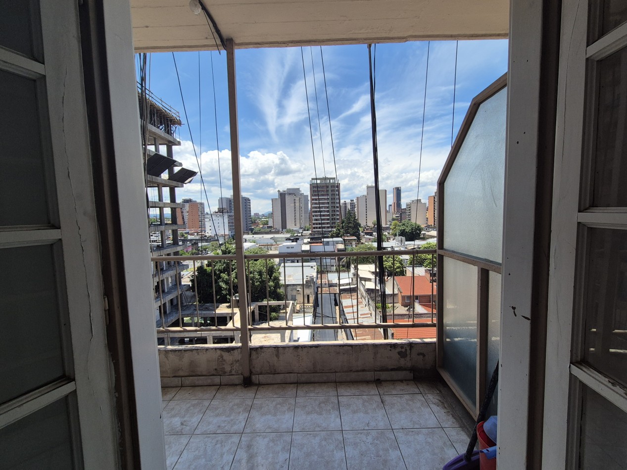 MONOAMBIENTE CON DIVISION GRAL PAZ 1000