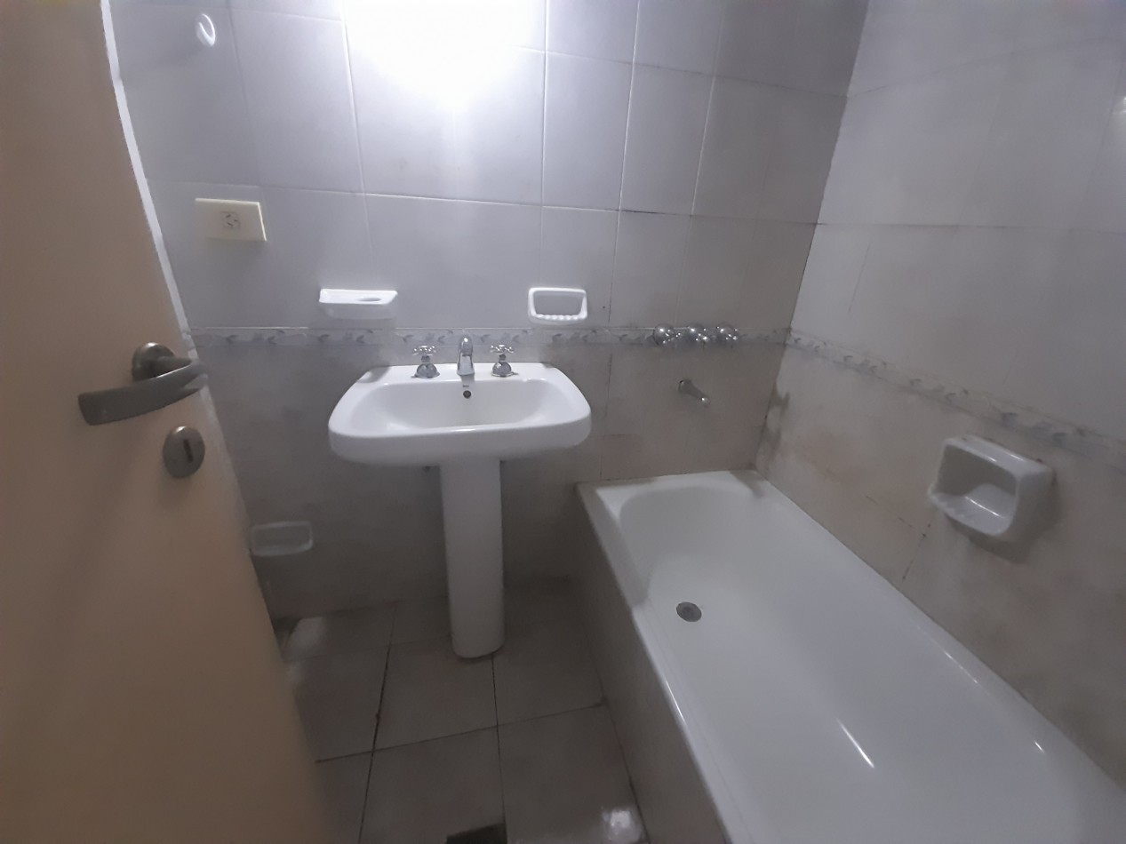 MONOAMBIENTE CON DIVISION GRAL PAZ 1000