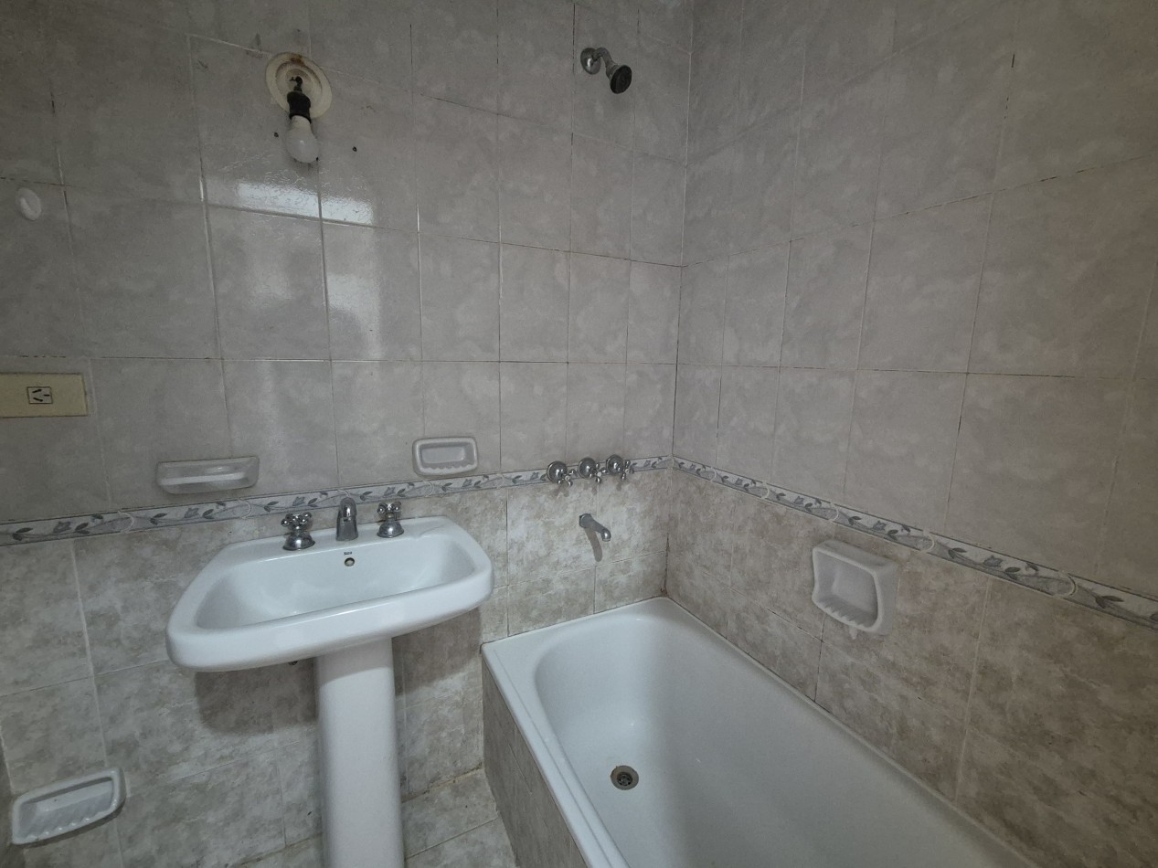 MONOAMBIENTE CON DIVISION GRAL PAZ 1000