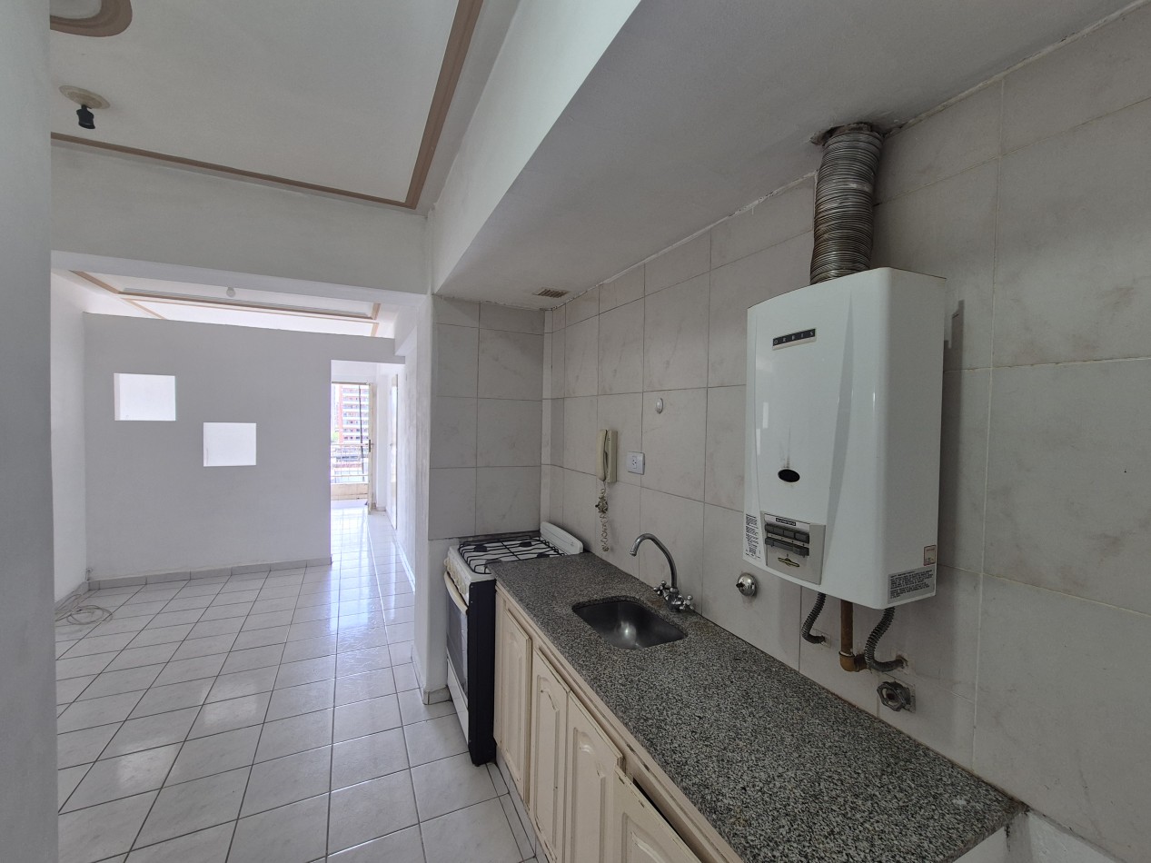 MONOAMBIENTE CON DIVISION GRAL PAZ 1000