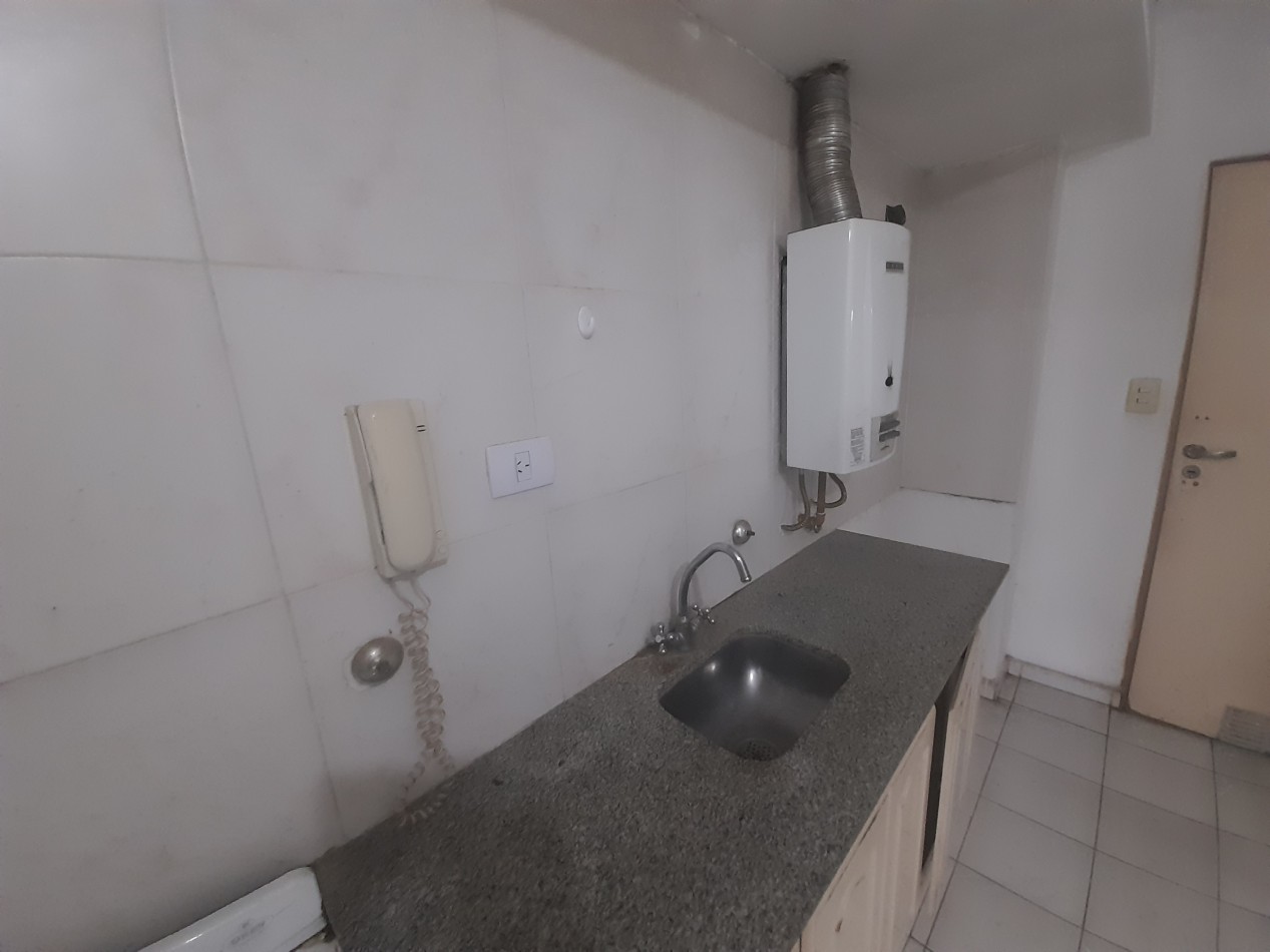 MONOAMBIENTE CON DIVISION GRAL PAZ 1000