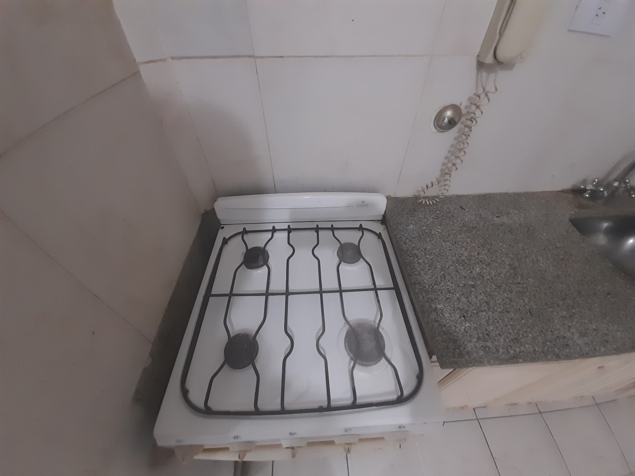 MONOAMBIENTE CON DIVISION GRAL PAZ 1000