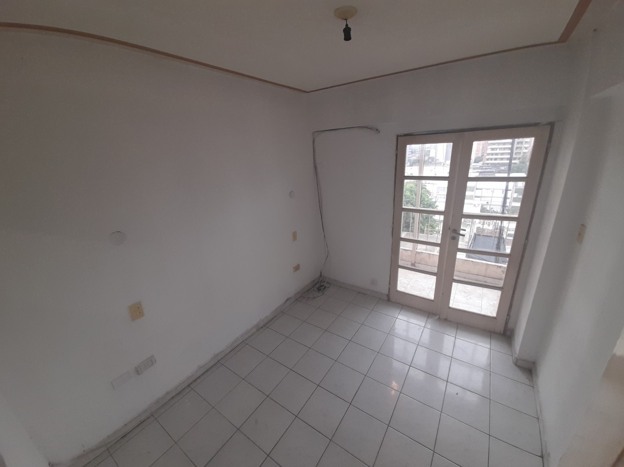 MONOAMBIENTE CON DIVISION GRAL PAZ 1000