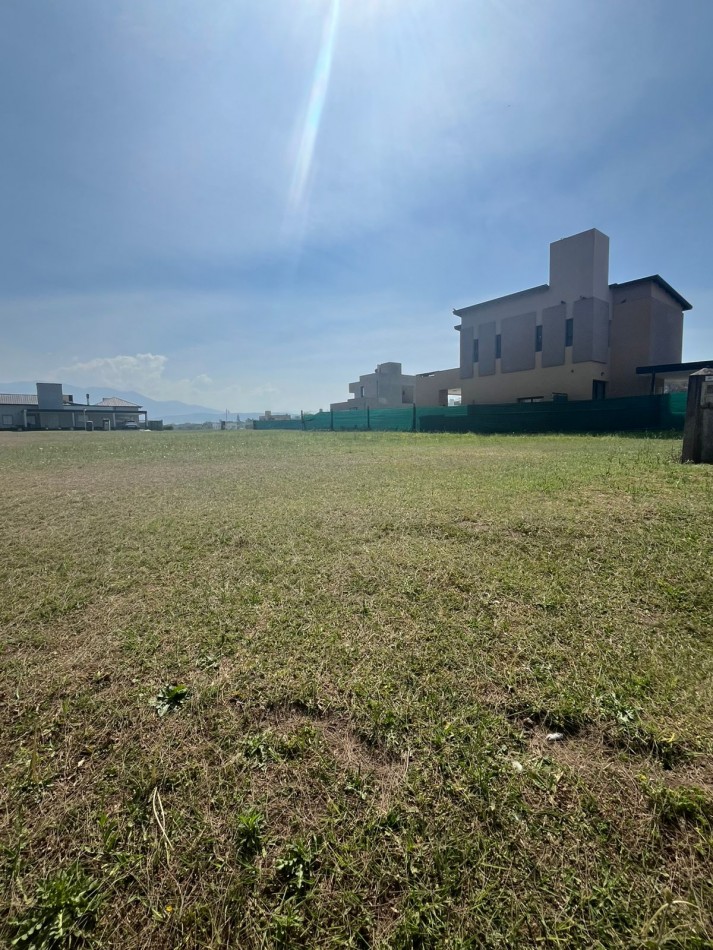 Lotes en Country Praderas del Nogal en Los Nogales con escritura 