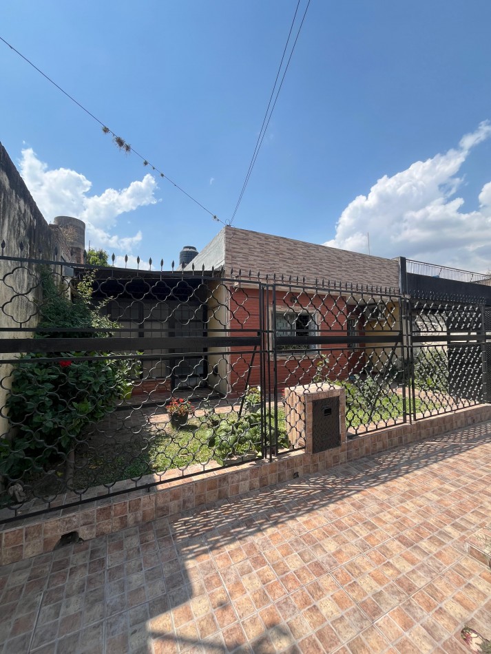 CASA EN PASAJE SAENZ PEÑA AL 3100 APTA CREDITO 