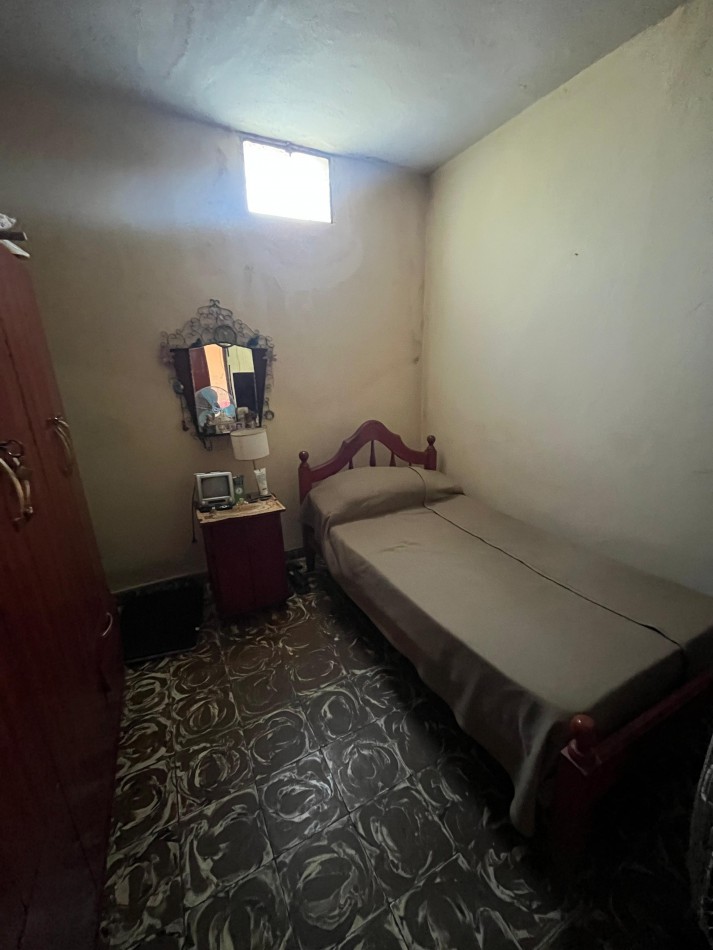 CASA DE CINCO DORMITORIOS EN BALCARCE 1744 A METROS AVENIDA JUAN B JUSTO APTA CREDITO