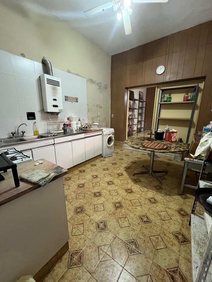 CASA VIVIENDA O COMERCIAL EN CORDOBA 1366 ENTRE AVENIDA MITRE Y SUIPACHA