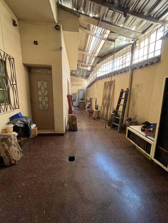 CASA VIVIENDA O COMERCIAL EN CORDOBA 1366 ENTRE AVENIDA MITRE Y SUIPACHA