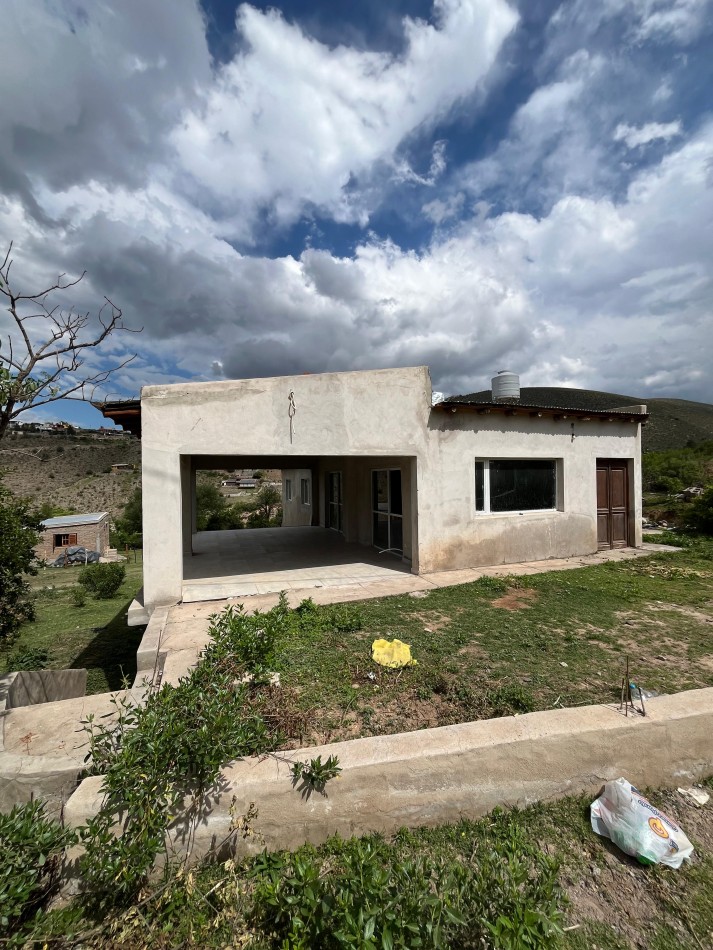 CASA DE TRES DORMITORIOS EN LA OVEJERIA TAFI DEL VALLE A TERMINAR DETALLES