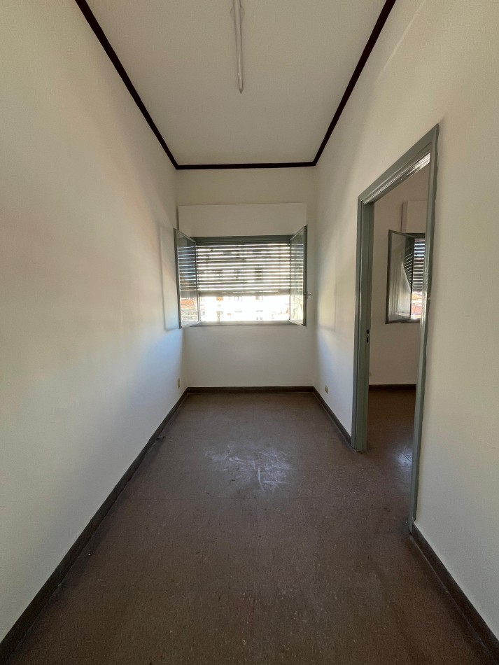 OFICINA EN SAN MARTIN AL 500 LA MEJOR UBICACION