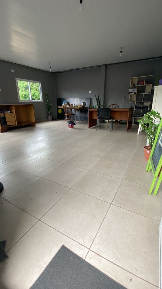 OFICINA EN CASAL 24 DE SETIEMBRE AL 1300 AL LADO DE FORTUNATO FORTINO