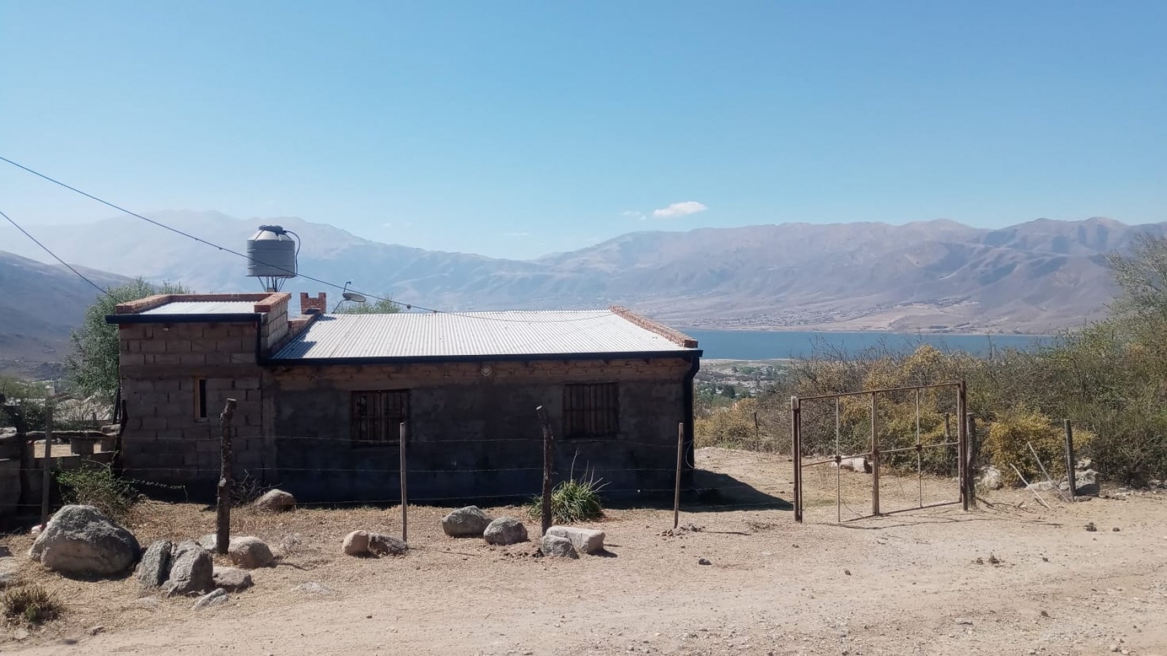 CASA EN EL MOLLAR EN BARRIO EL PORVENIR 