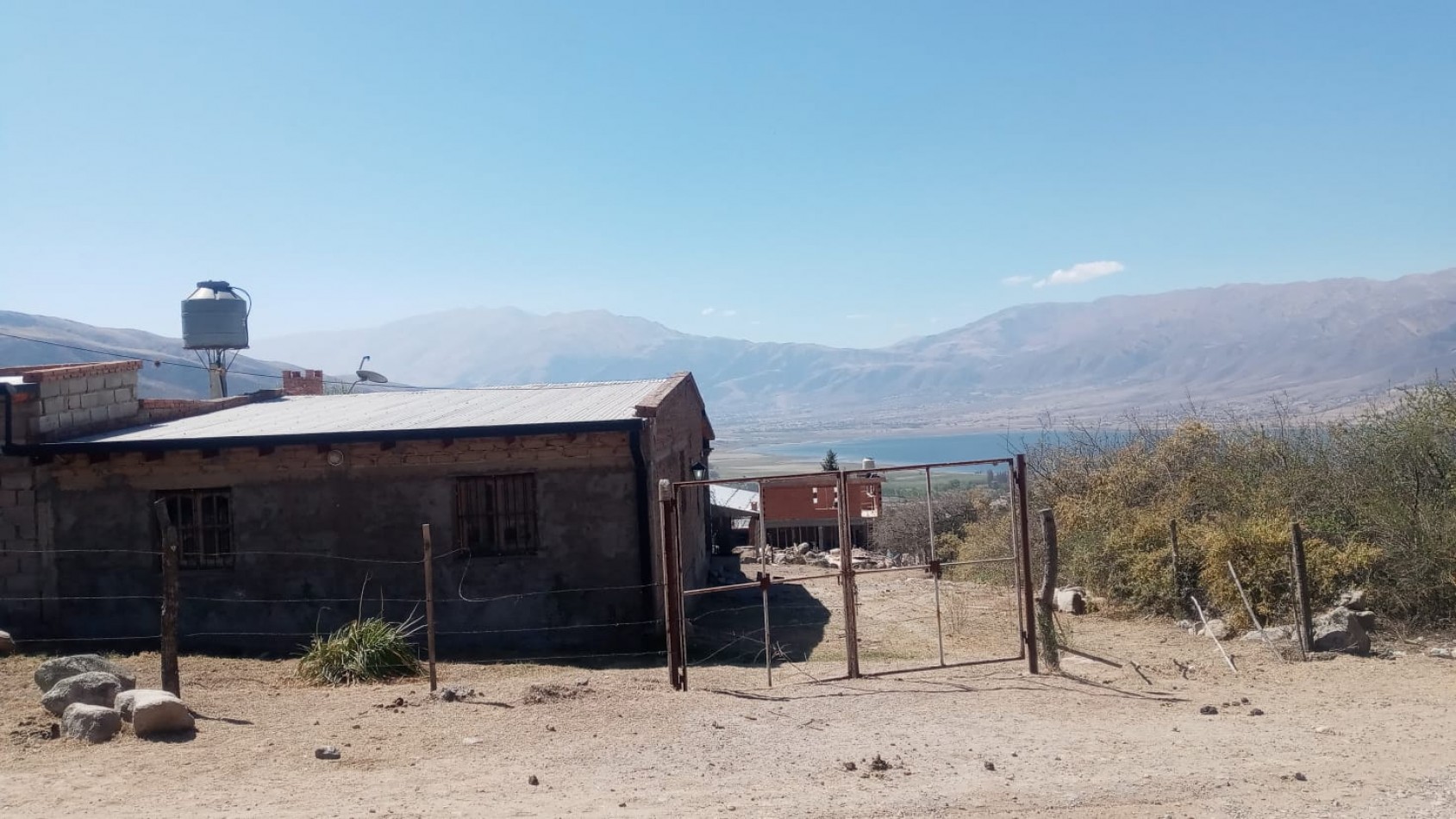 CASA EN EL MOLLAR EN BARRIO EL PORVENIR 