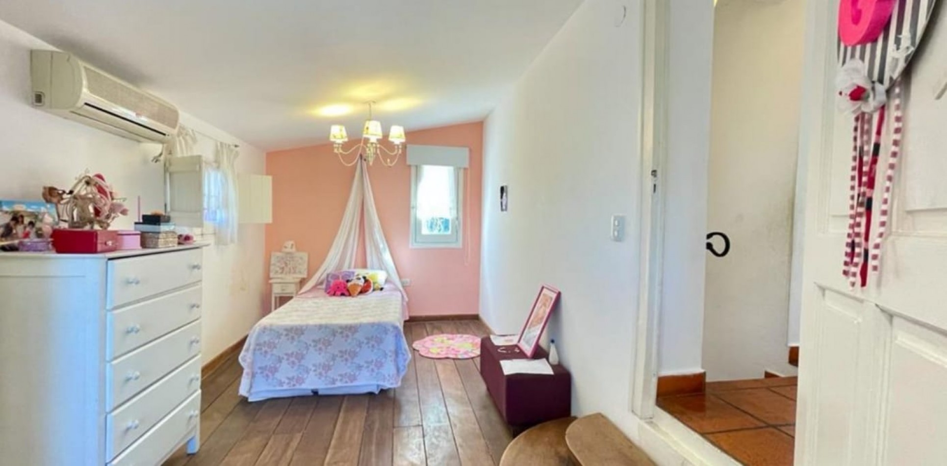 IMPORTANTE CASA EN EL CORTE SOBRE LA RUTA A METROS DE LA ROTONDA