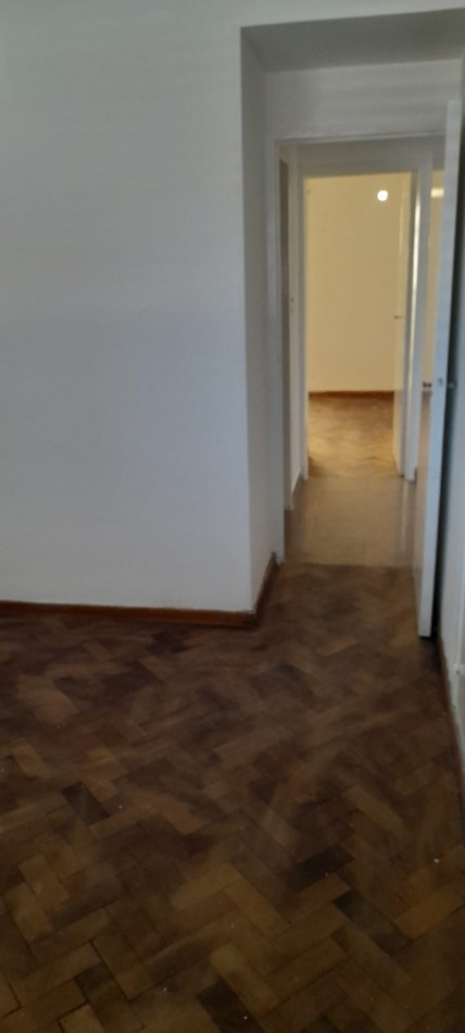 DEPARTAMENTO DE DOS DORMITORIOS AMPLIO EN MENDOZA 380 ENTRE LAPRIDA Y VIRGEN DE LA MERCED