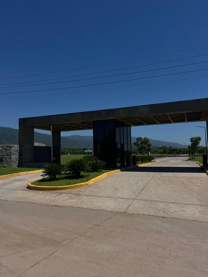 CASA EN COUNTRY PRADOS DE YERBA BUENA A ESTRENAR APTA CREDITO