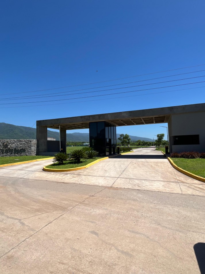 CASA EN COUNTRY PRADOS DE YERBA BUENA A ESTRENAR APTA CREDITO