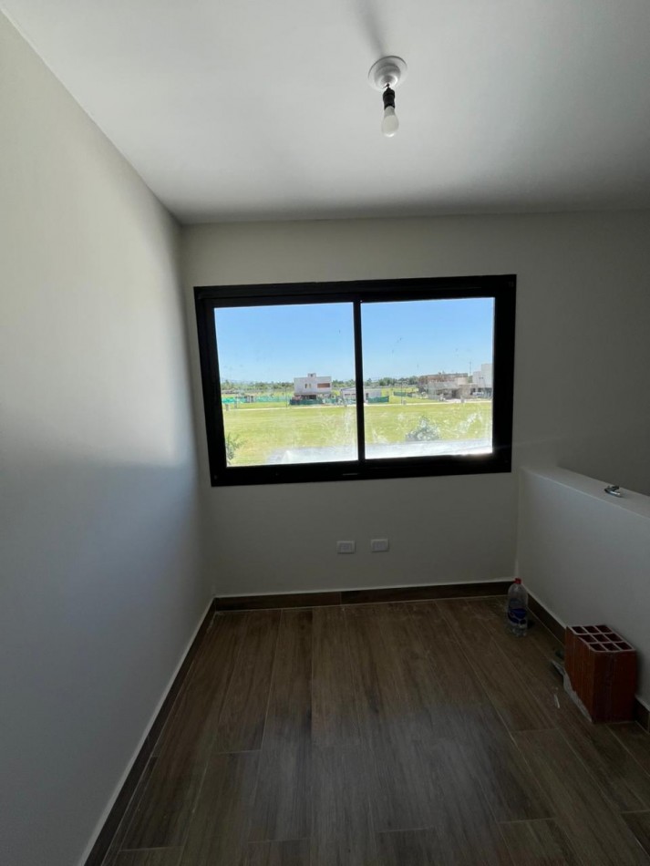 HERMOSA CASA A ESTRENAR DE 3D APTA CREDITO EN COUNTRY VIENTO SUR